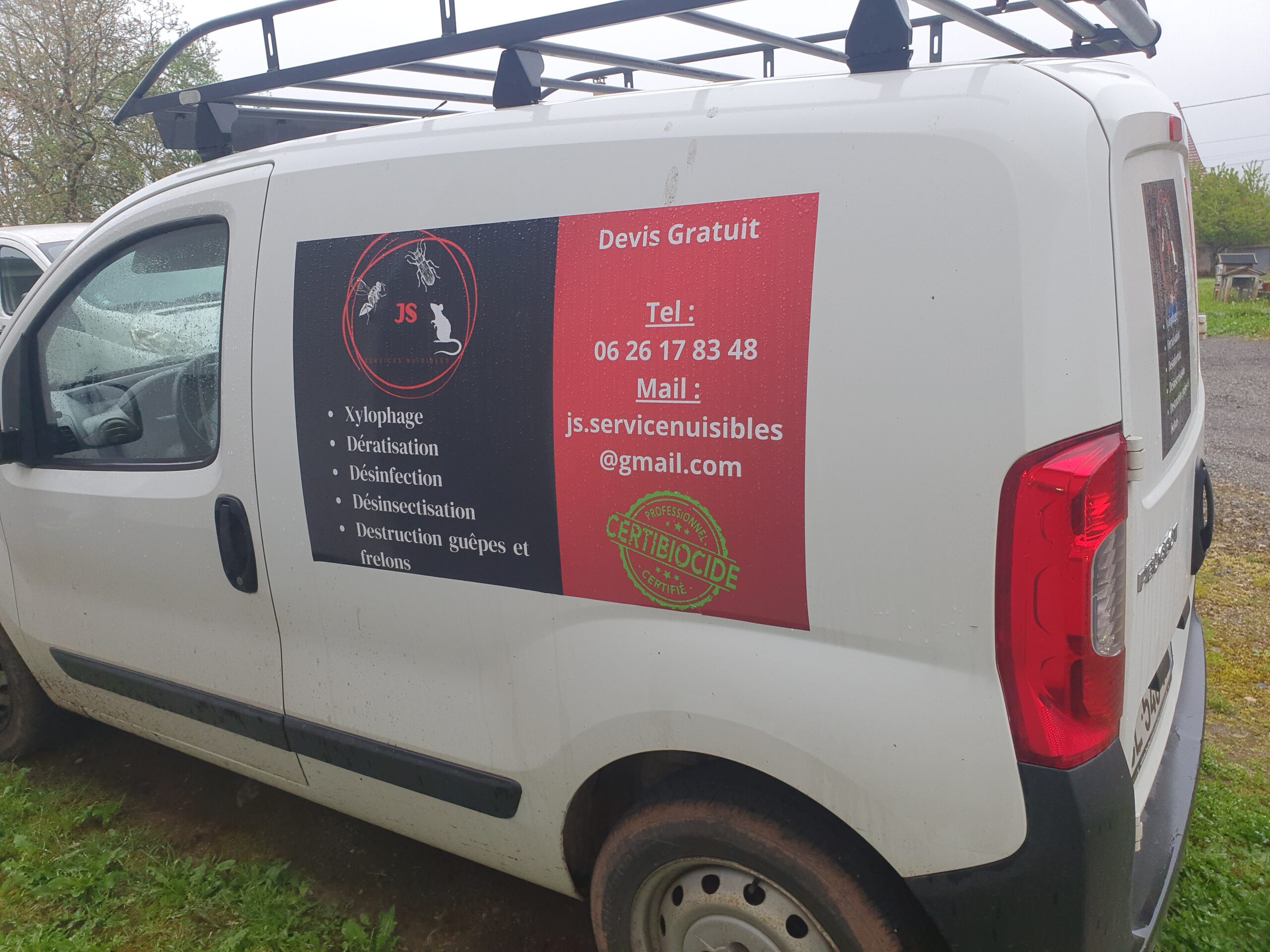 Véhicule d'intervention JS Services Nuisibles